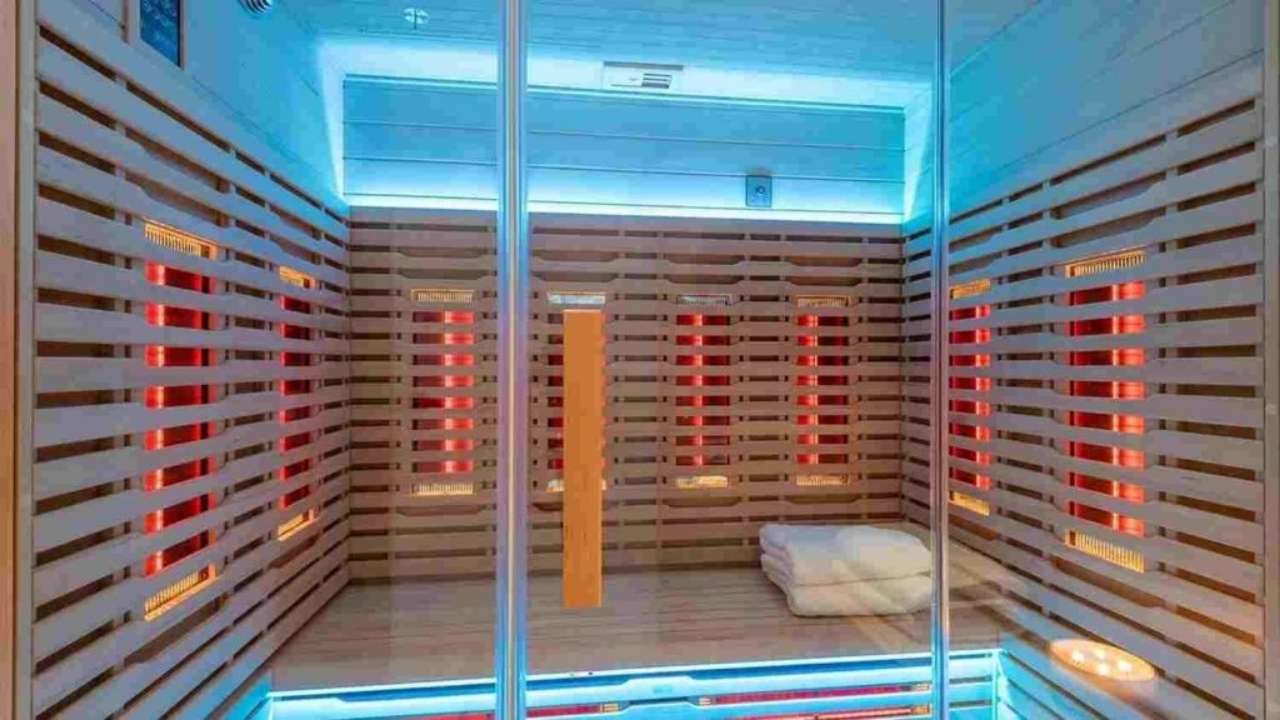 infrared sauna chromotherapy